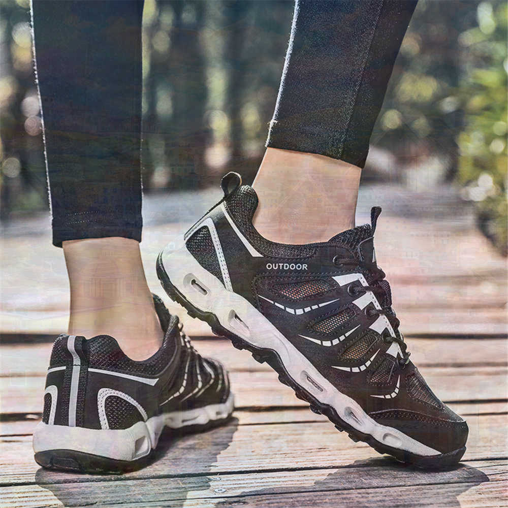 Sumer Round Tip Silver Sneaker - Tech Accessories To Buy บทวิจารณ์และราคา